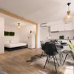 Einzimmerwohnung In Seenaehe Klimatisiert