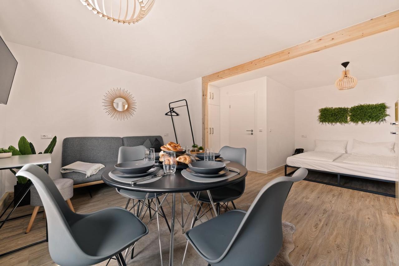 Einzimmerwohnung In Seenaehe Klimatisiert